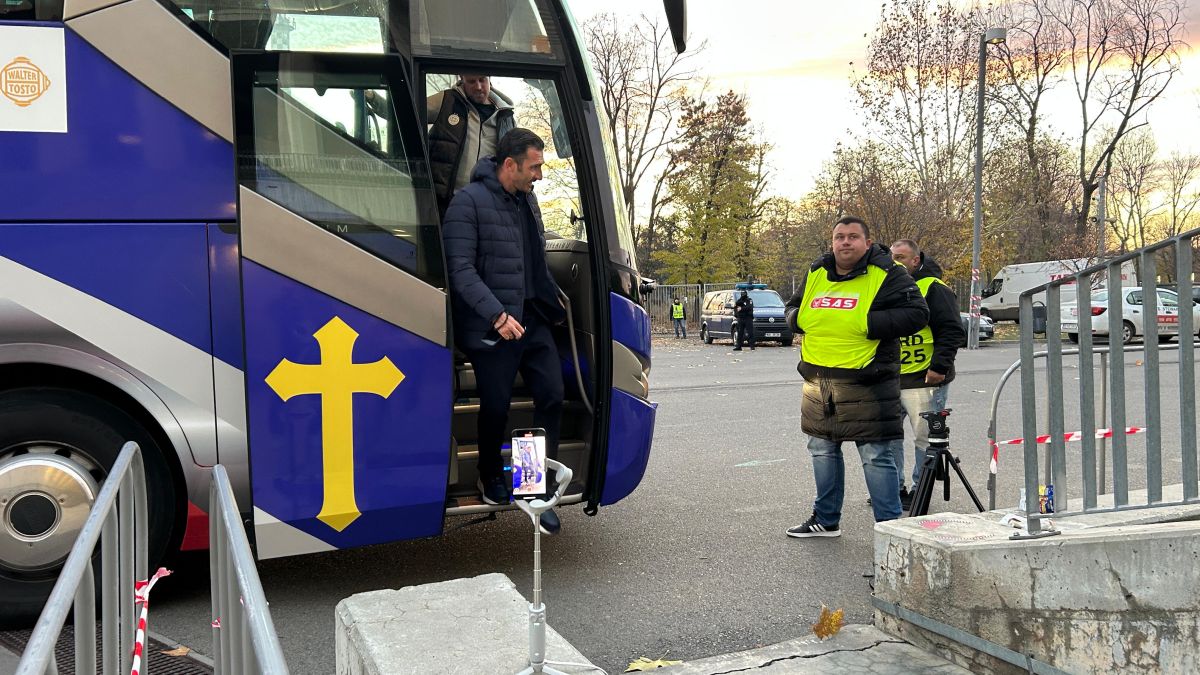 Sosire la stadion înainte de FCSB - Unirea Slobozia (foto: Vlad Nedelea/GOLAZO.ro)
