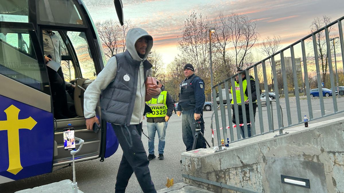 Sosire la stadion înainte de FCSB - Unirea Slobozia (foto: Vlad Nedelea/GOLAZO.ro)