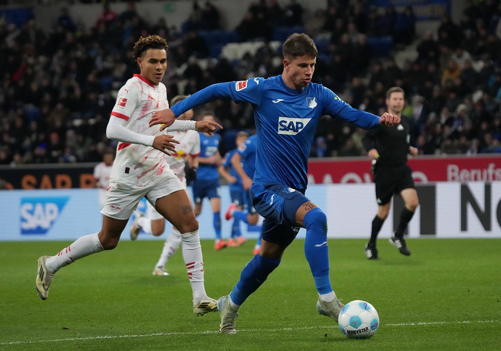 Cehul Hlozek are 5 goluri în 15 meciuri în acest sezon în Bundesliga și Europa League Foto: Imago