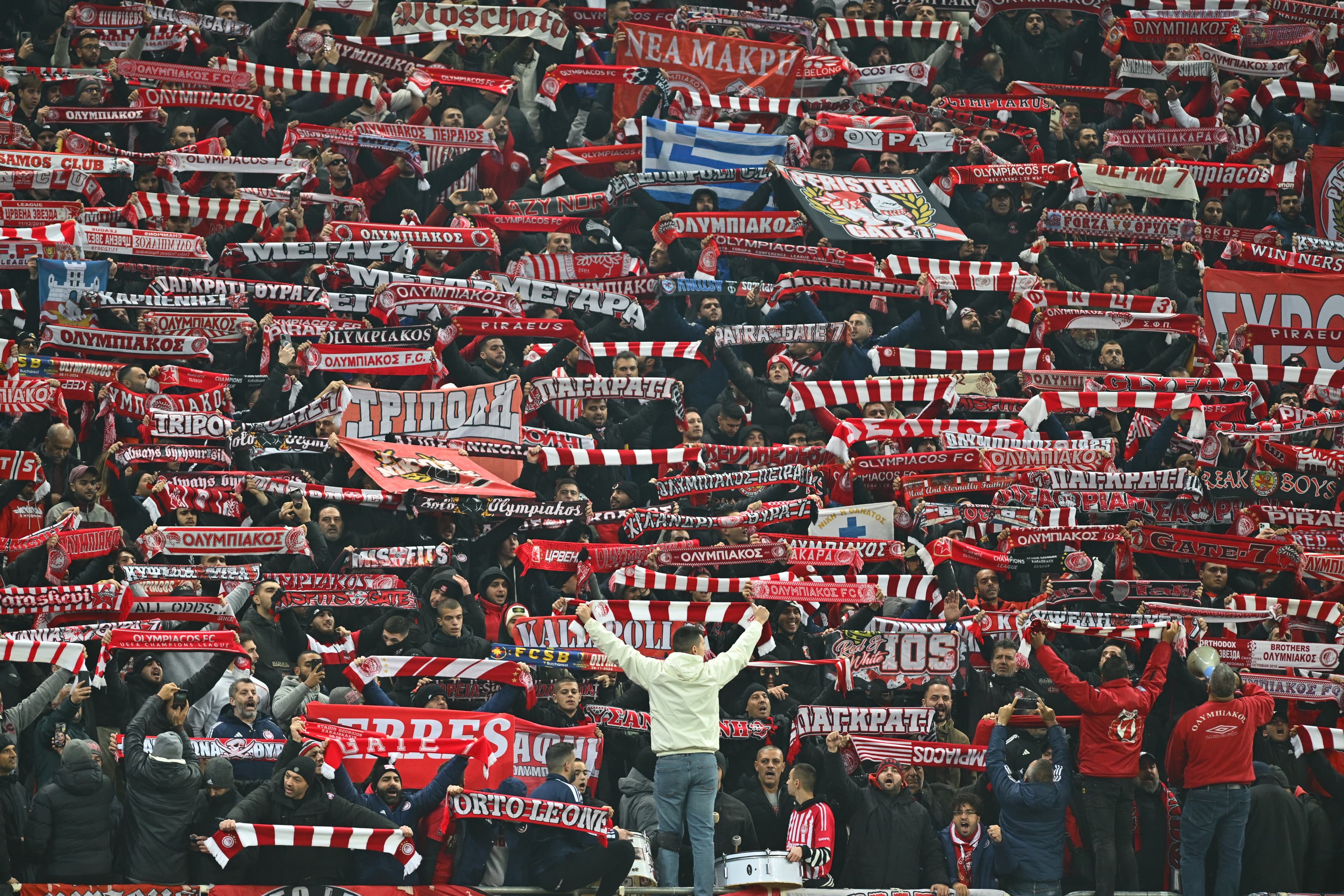 Duelul galeriilor pe Arena Națională, la FCSB - Olympiacos