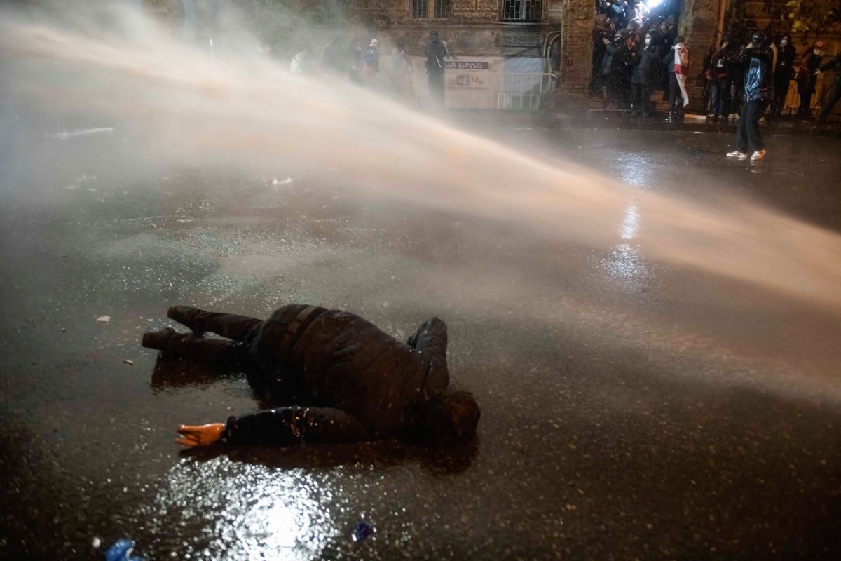 Incidentele violente în timpul protestelor antiguvernamentale din Georgia Fotografii: Imago