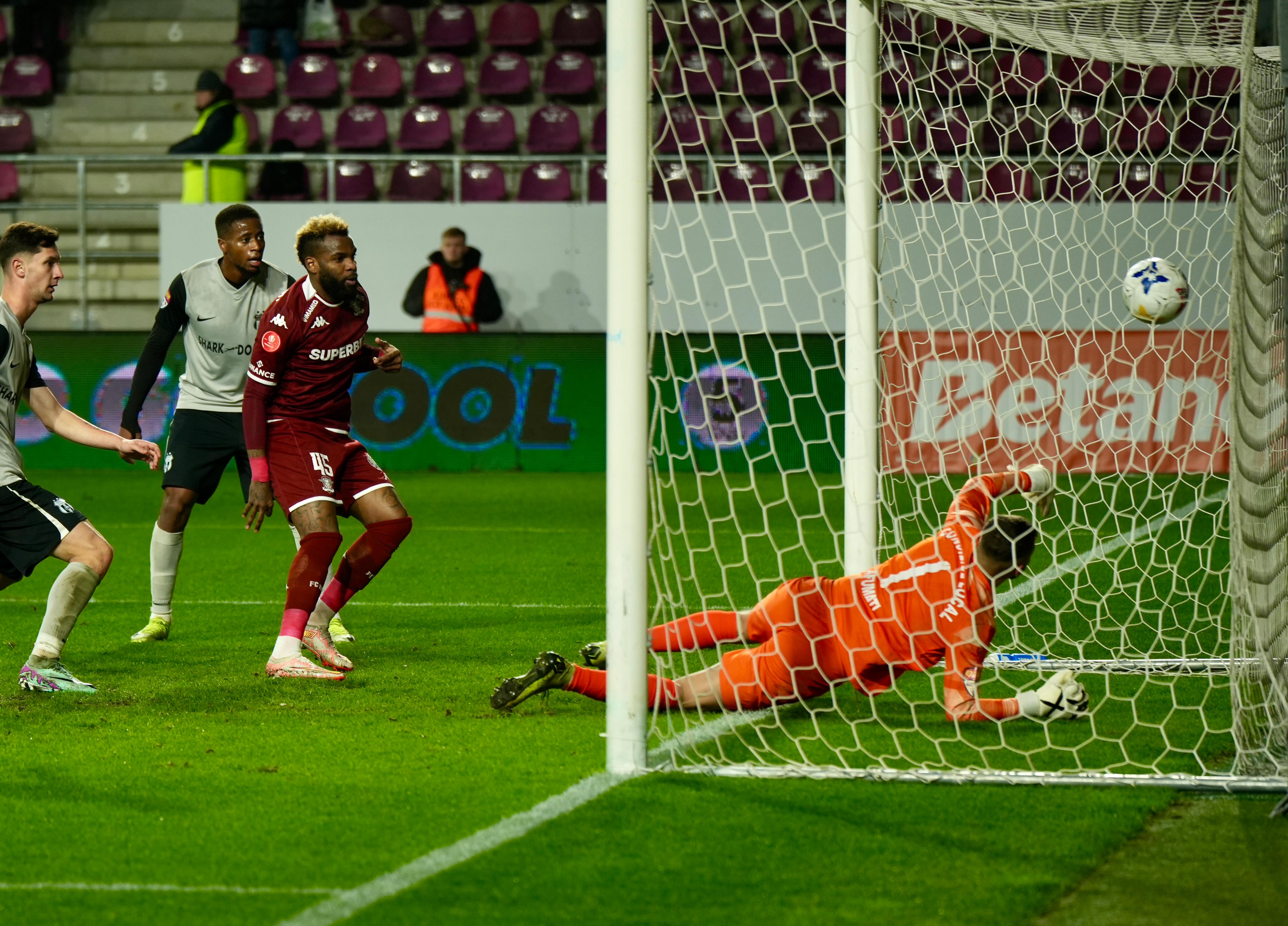 CS Afumati - Rapid, gol Boupendza. Foto: Iosif Popescu / GOLAZO.ro