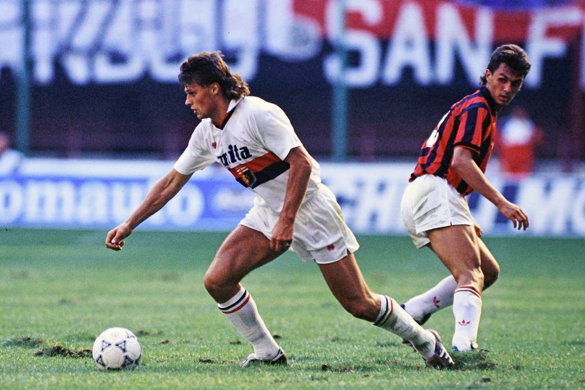 Tomas Skuhravy (stânga), driblându-l pe marele Paolo Maldini (Milan) în sezonul 1990-1991 Foto: Imago