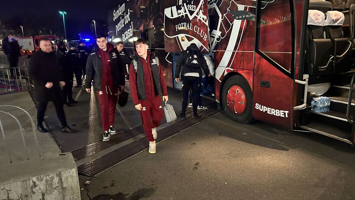 Jucătorii celor de la Rapid au ajuns la stadion pentru derby-ul cu Dinamo/ Foto: GOLAZO.ro.jpeg
