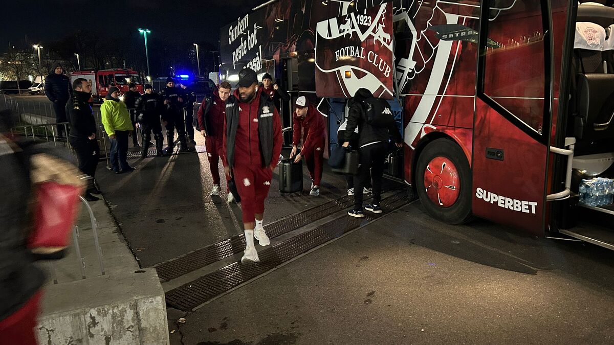 Jucătorii celor de la Rapid au ajuns la stadion pentru derby-ul cu Dinamo/ Foto: GOLAZO.ro.jpeg