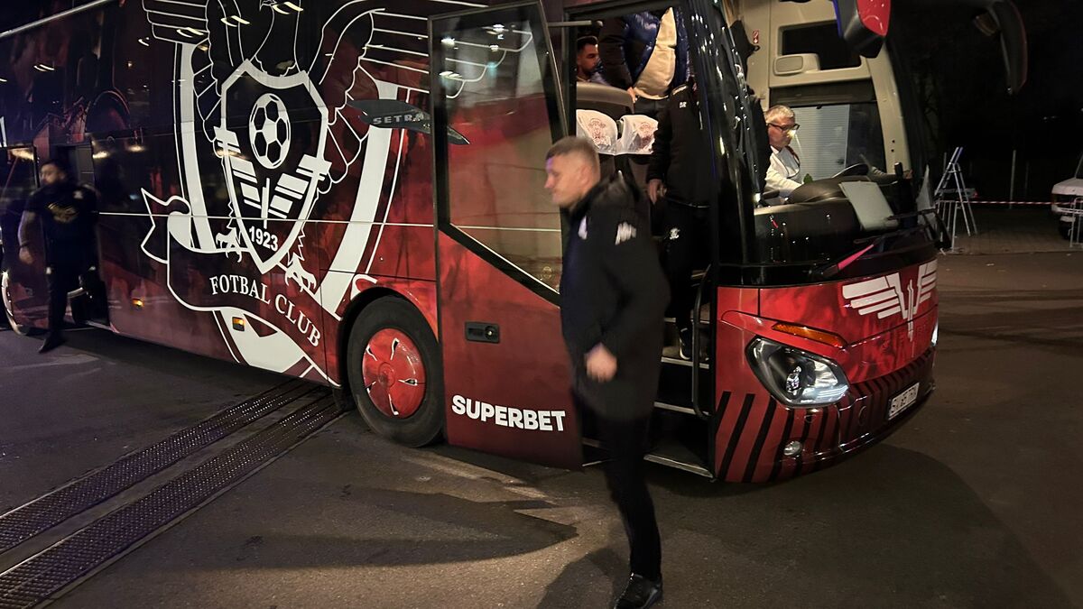 Jucătorii celor de la Rapid au ajuns la stadion pentru derby-ul cu Dinamo/ Foto: GOLAZO.ro.jpeg