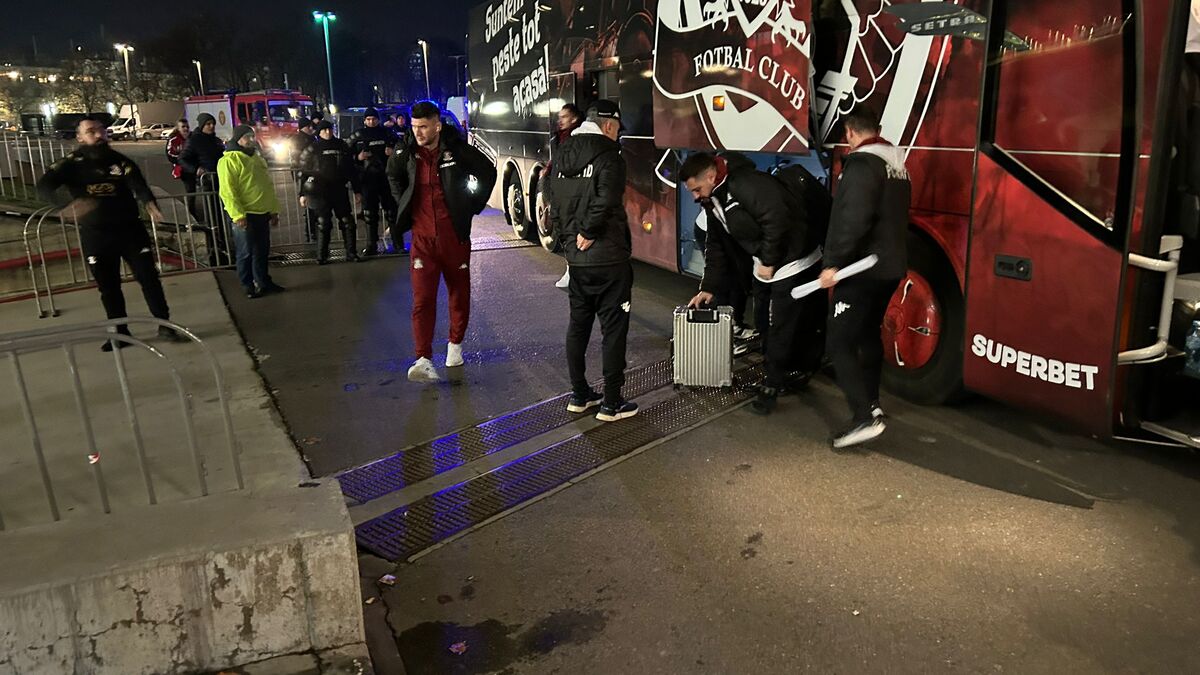 Jucătorii celor de la Rapid au ajuns la stadion pentru derby-ul cu Dinamo/ Foto: GOLAZO.ro.jpeg