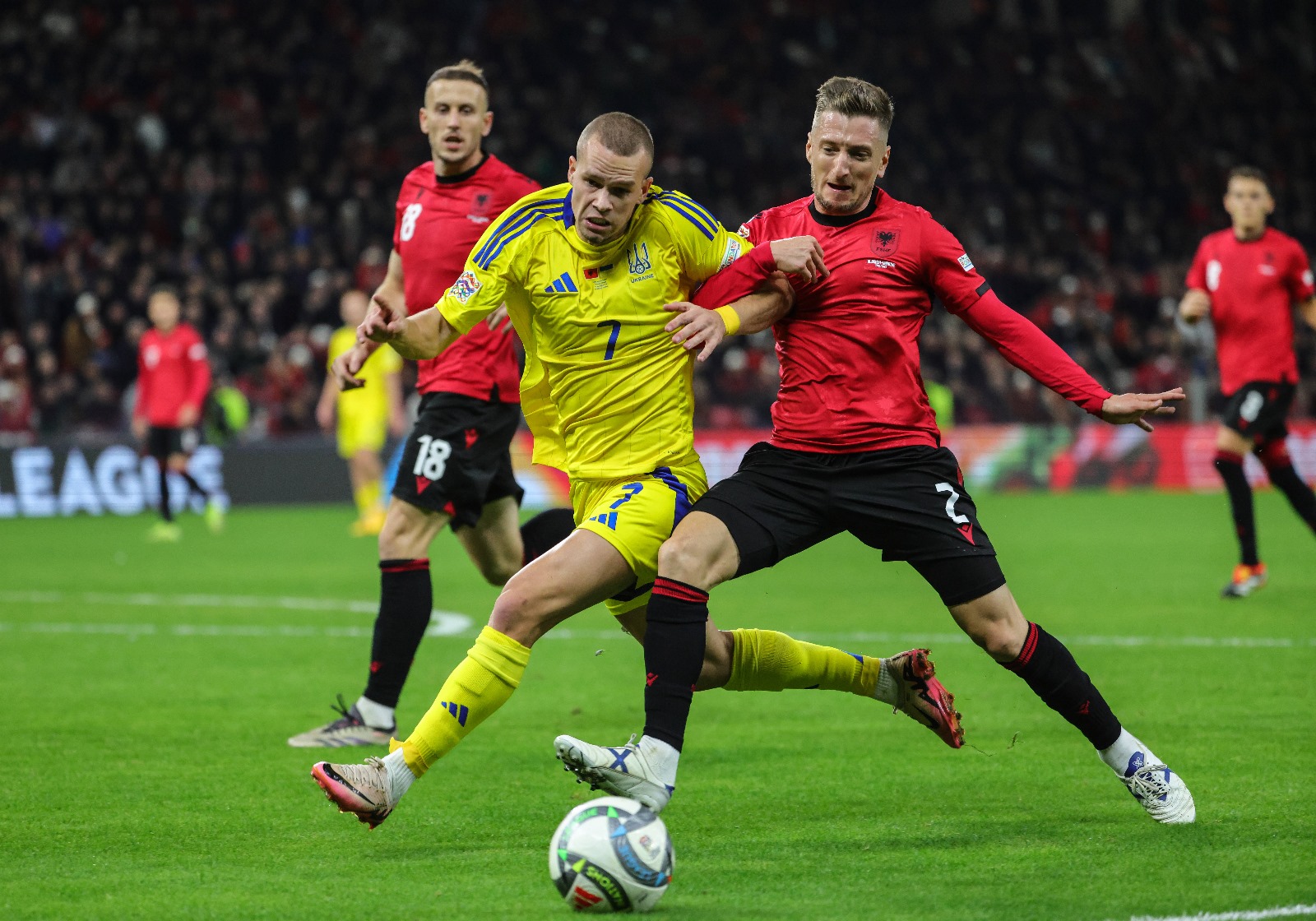 Mudryk (în galben), la Albania - Ucraina 1-2, în Nations League Foto: Imago