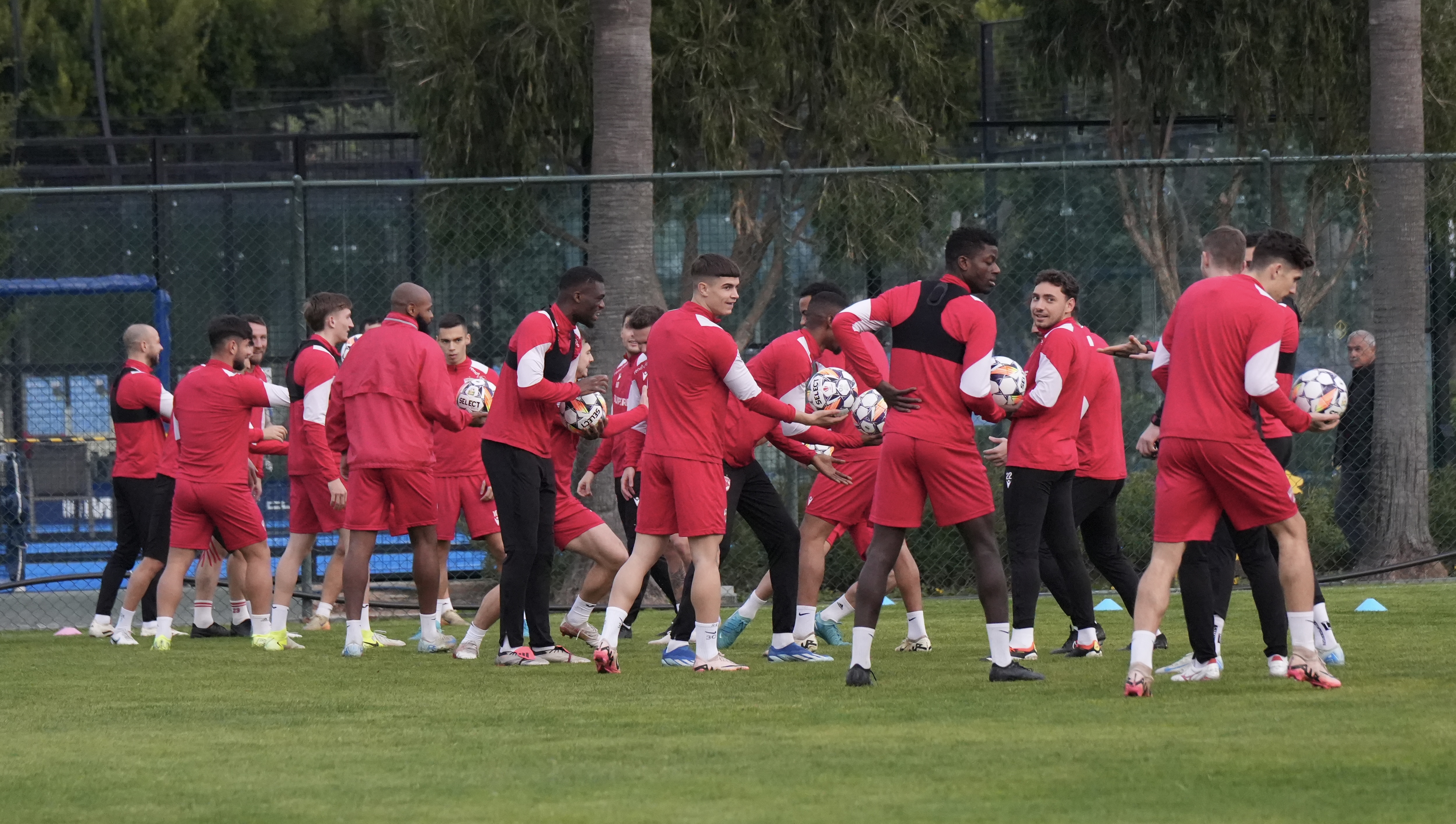Imagini din cantonamentul lui Dinamo (FOTO: GOLAZO.ro / Iosif Popescu)