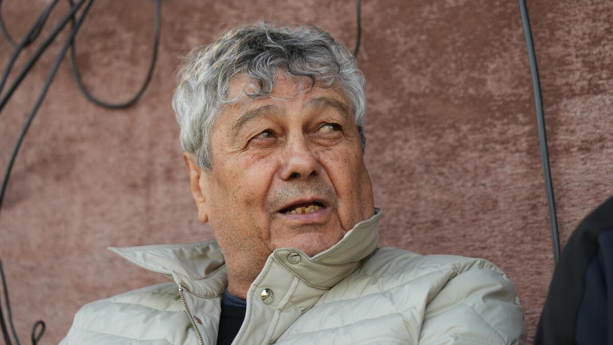 Mircea Lucescu se află și el în tribune/ Foto: Iosif Popescu - GOLAZO.ro.jpeg