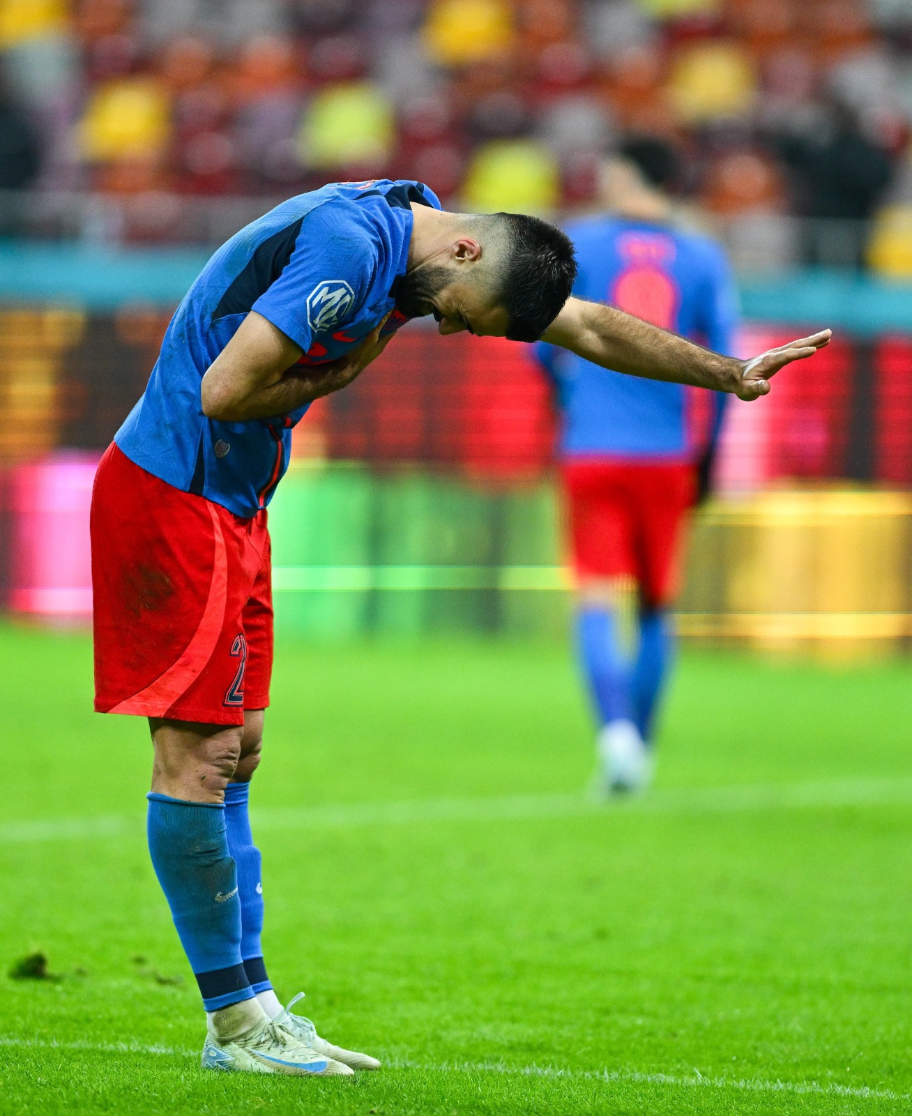 Valentin Crețu, plecăciuni în fața fanilor FCSB