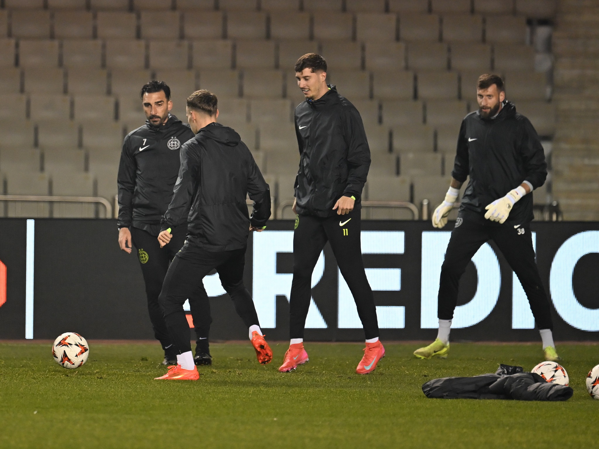 FCSB, antrenament oficial la Baku. Foto: facebook.com/FCSBOfficial