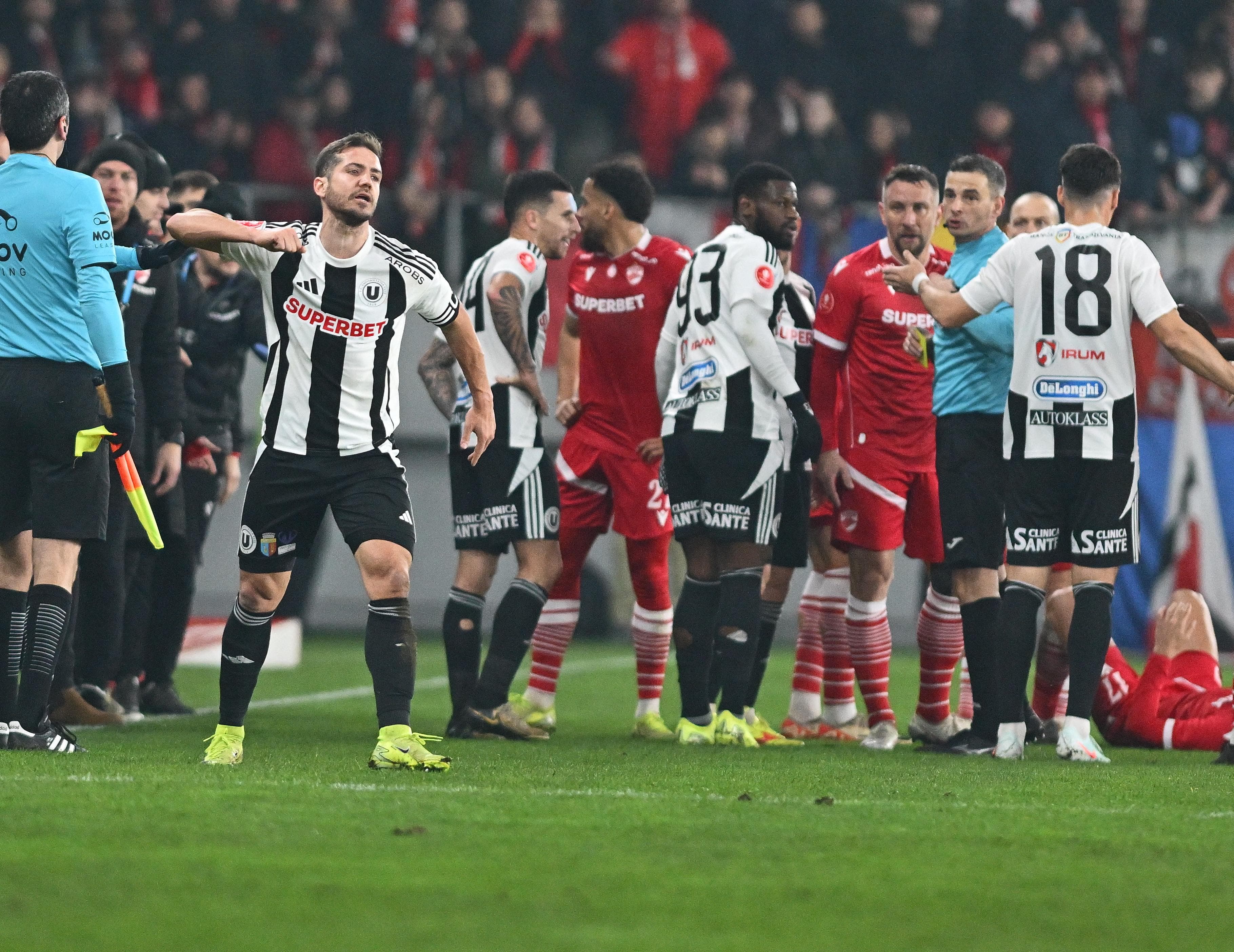 Dinamo - U Cluj, cartonaș galben Chipciu