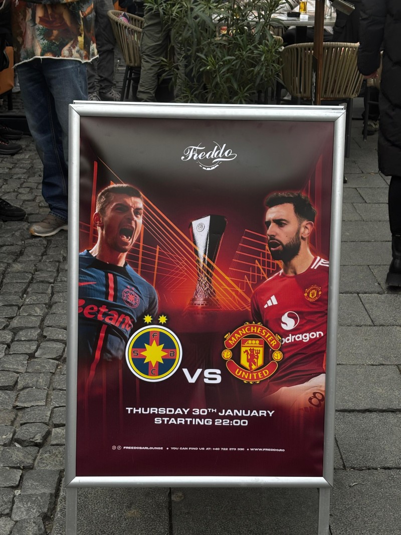 Suporterii lui Manchester United în Centrul Vechi (FOTO: GOLAZO.ro / Filip Ioanițiu)