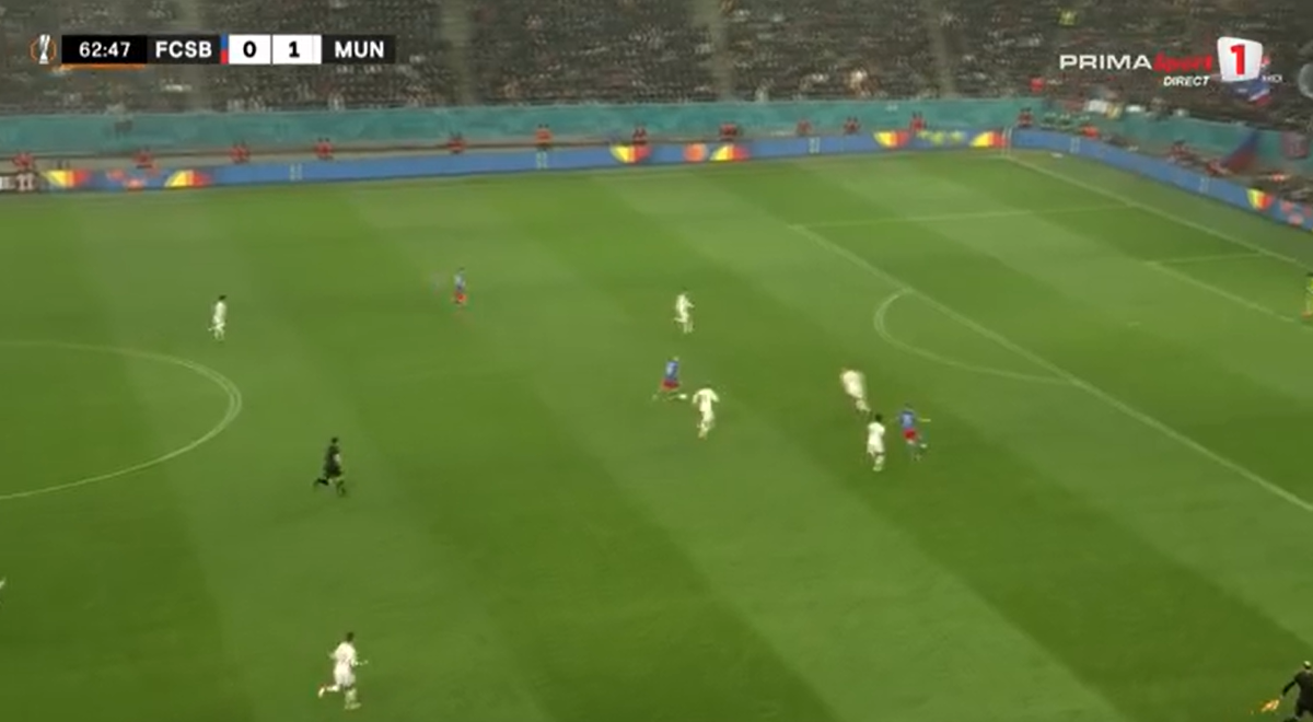 Ratare Bîrligea. FCSB - Manchester United/ Foto: Captură Prima Sport