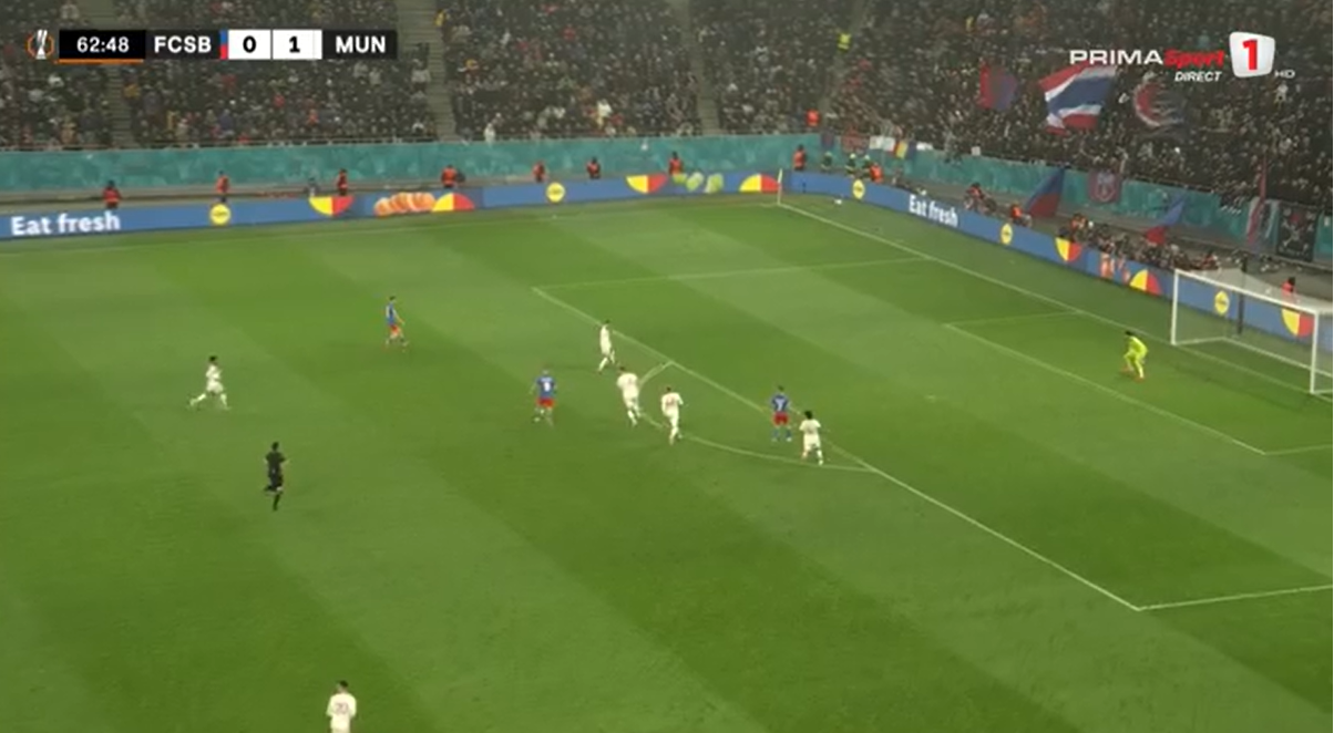 Ratare Bîrligea. FCSB - Manchester United/ Foto: Captură Prima Sport