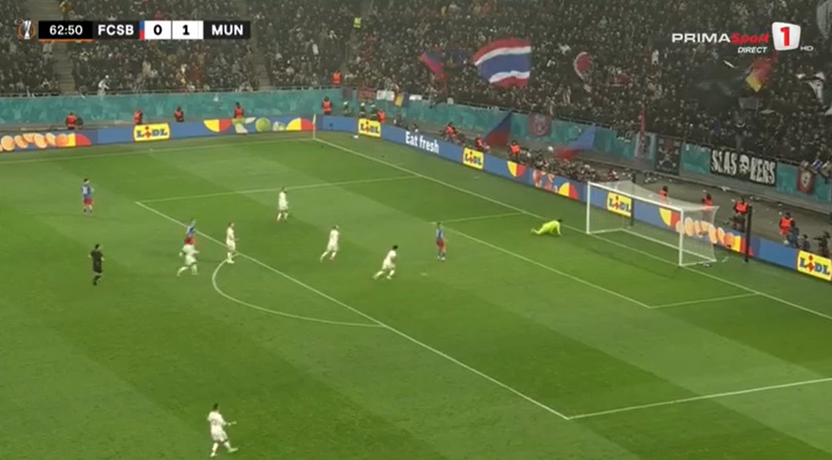 Ratare Bîrligea. FCSB - Manchester United/ Foto: Captură Prima Sport