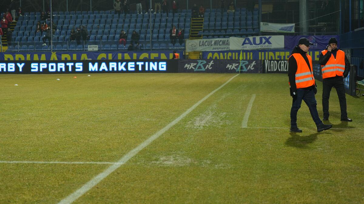 Arena 1 (Clinceni), înainte de Unirea Slobozia - Dinamo. Foto: GOLAZO.ro