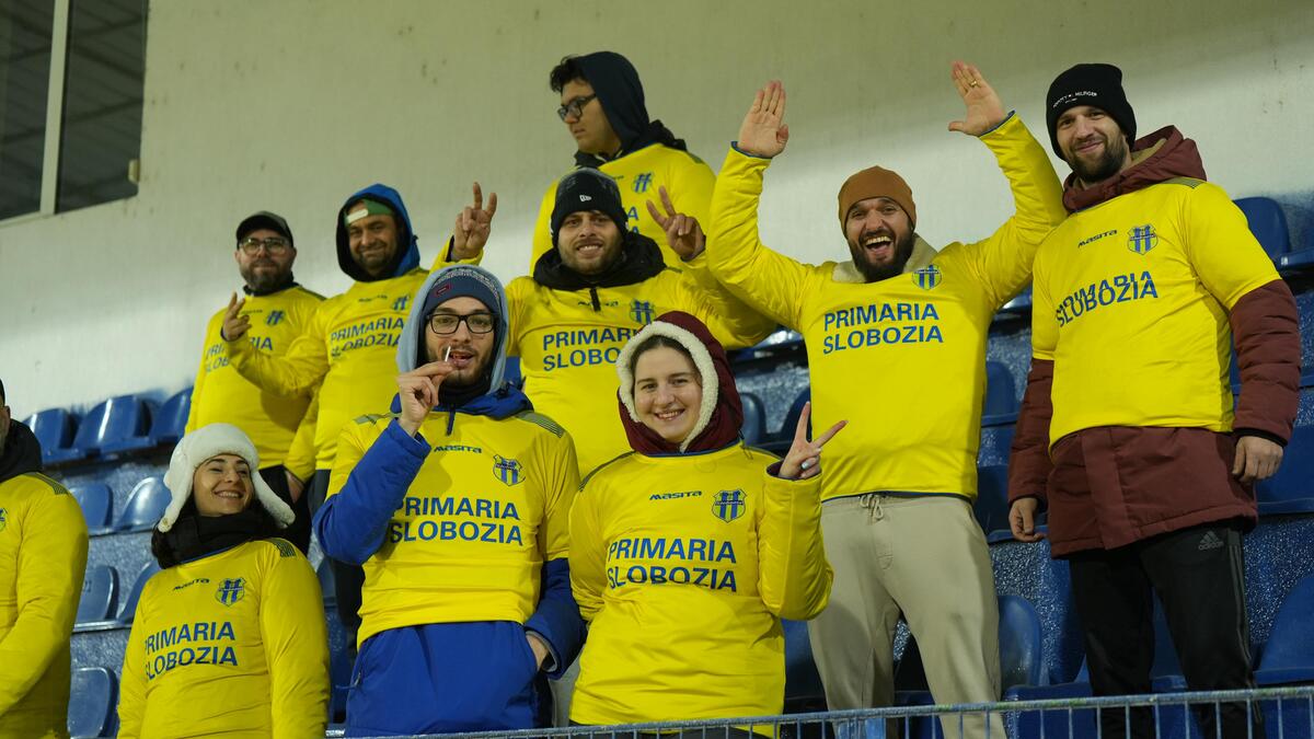 Arena 1 (Clinceni), înainte de Unirea Slobozia - Dinamo. Foto: GOLAZO.ro