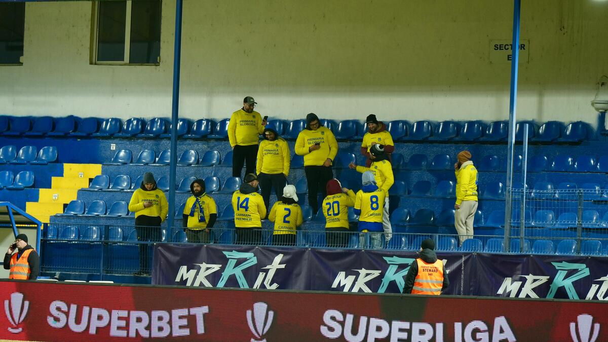 Arena 1 (Clinceni), înainte de Unirea Slobozia - Dinamo. Foto: GOLAZO.ro