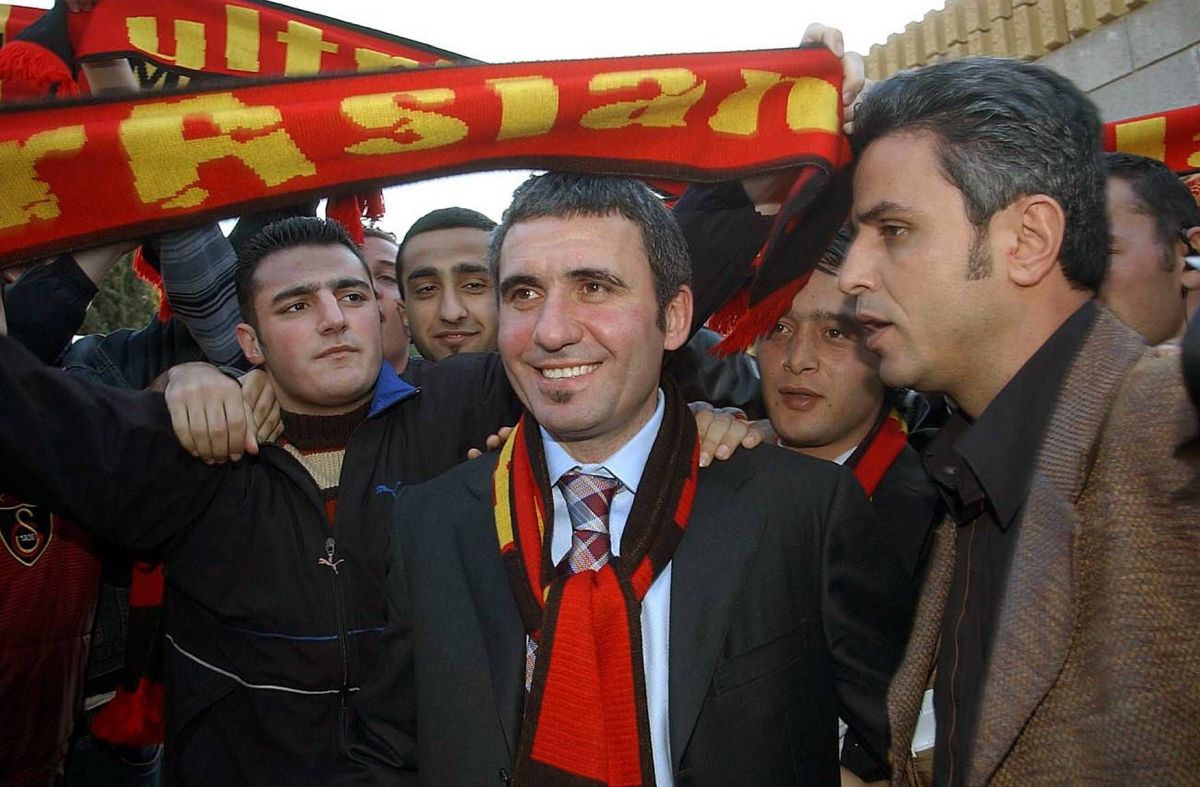 În martie 2004, când a devenit prima oară antrenorul „Cim-Bom-Bom”