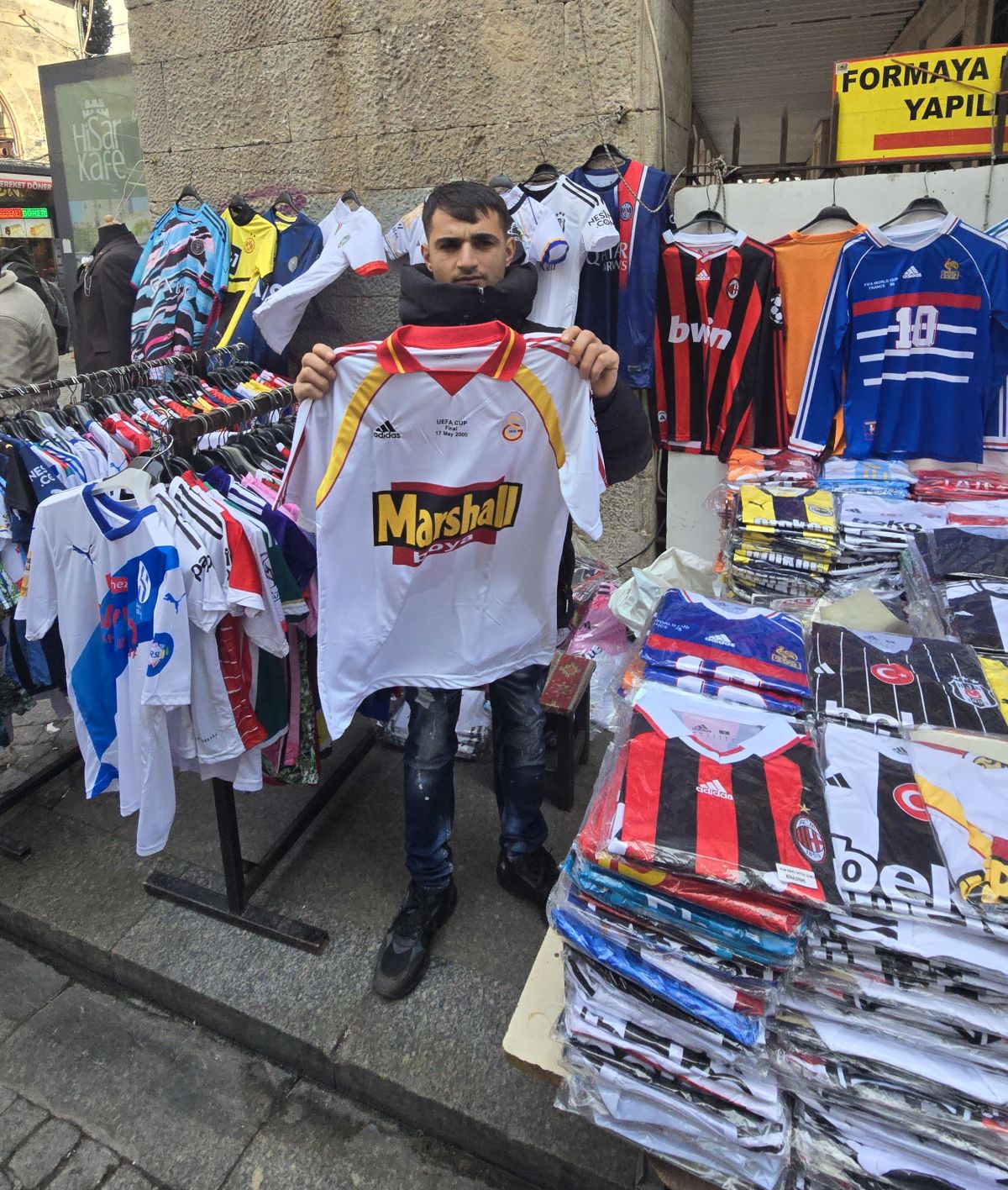 Tricoul din finala Cupei UEFA