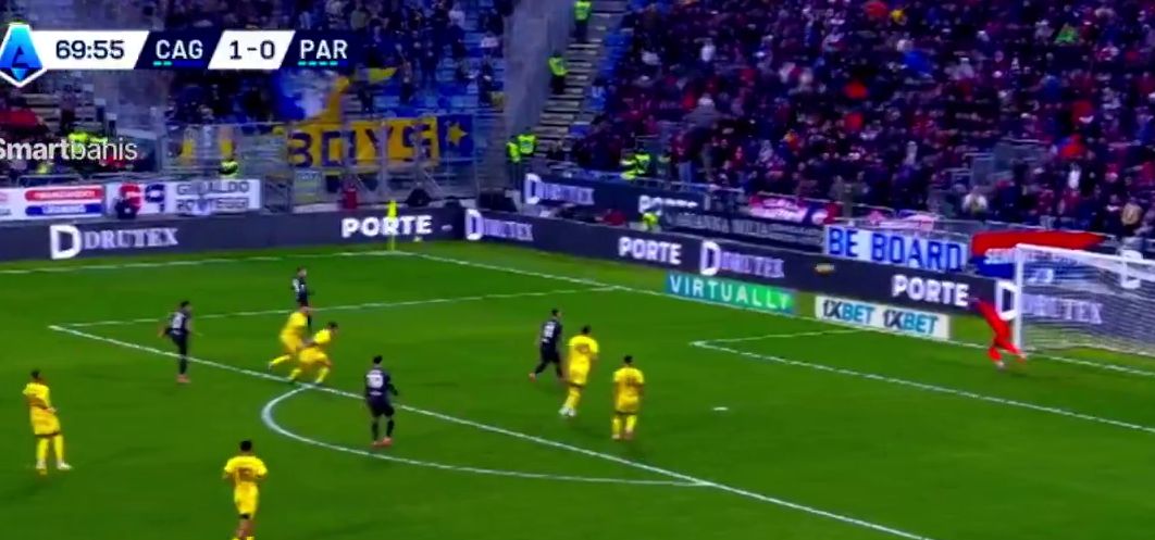 Florinel Coman, gol la debutul la Cagliari. Capturi FuboTV (6).jpg