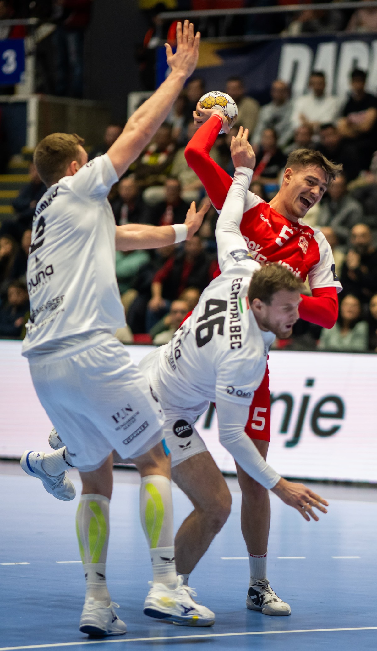 Dinamo - Veszprem, meci/ FOTO: Raed Krishan - GOLAZO.ro.jpeg