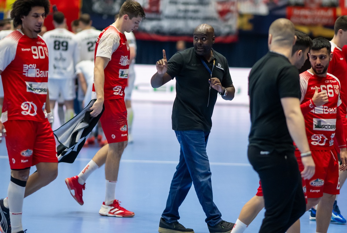 Dinamo - Veszprem, meci/ FOTO: Raed Krishan - GOLAZO.ro.jpeg