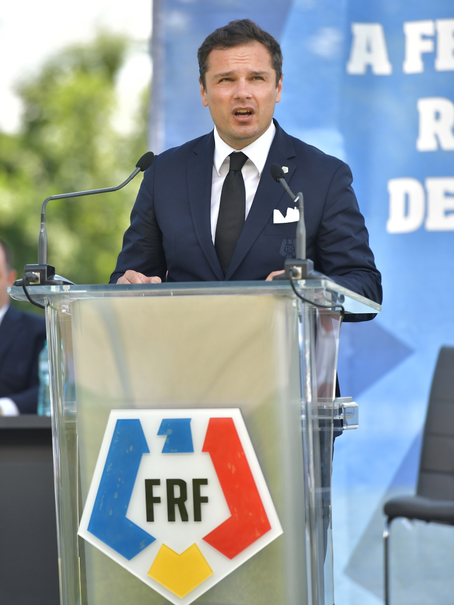 Vlad Munteanu la Adunarea Generala a FRF, în 2021. Foto: Sportpictures