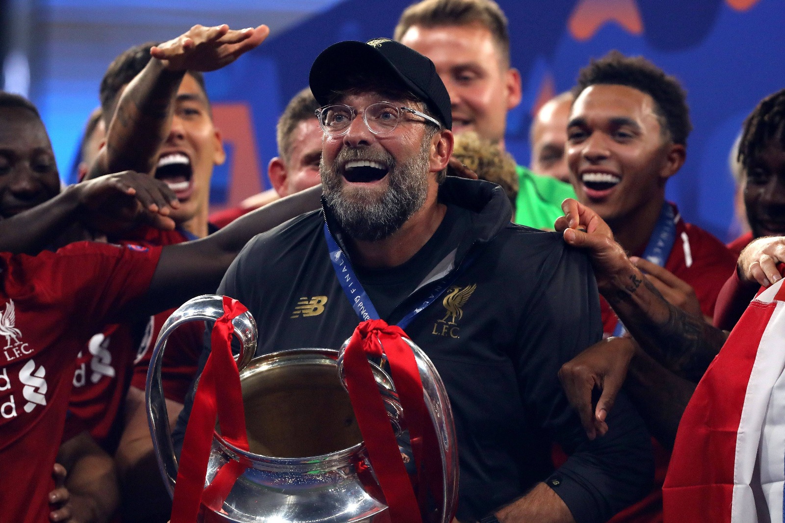 Jurgen Klopp, jucătorii săi și trofeul Ligii Campionilor Foto: Imago