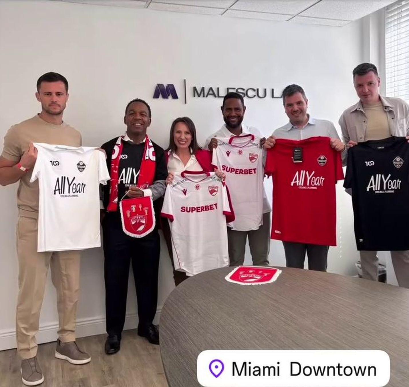 Dinamo a oficializat parteneriatul în birourile avocaților de la Malescu Law, din Miami FOTO instagram.com/andreinicolescu