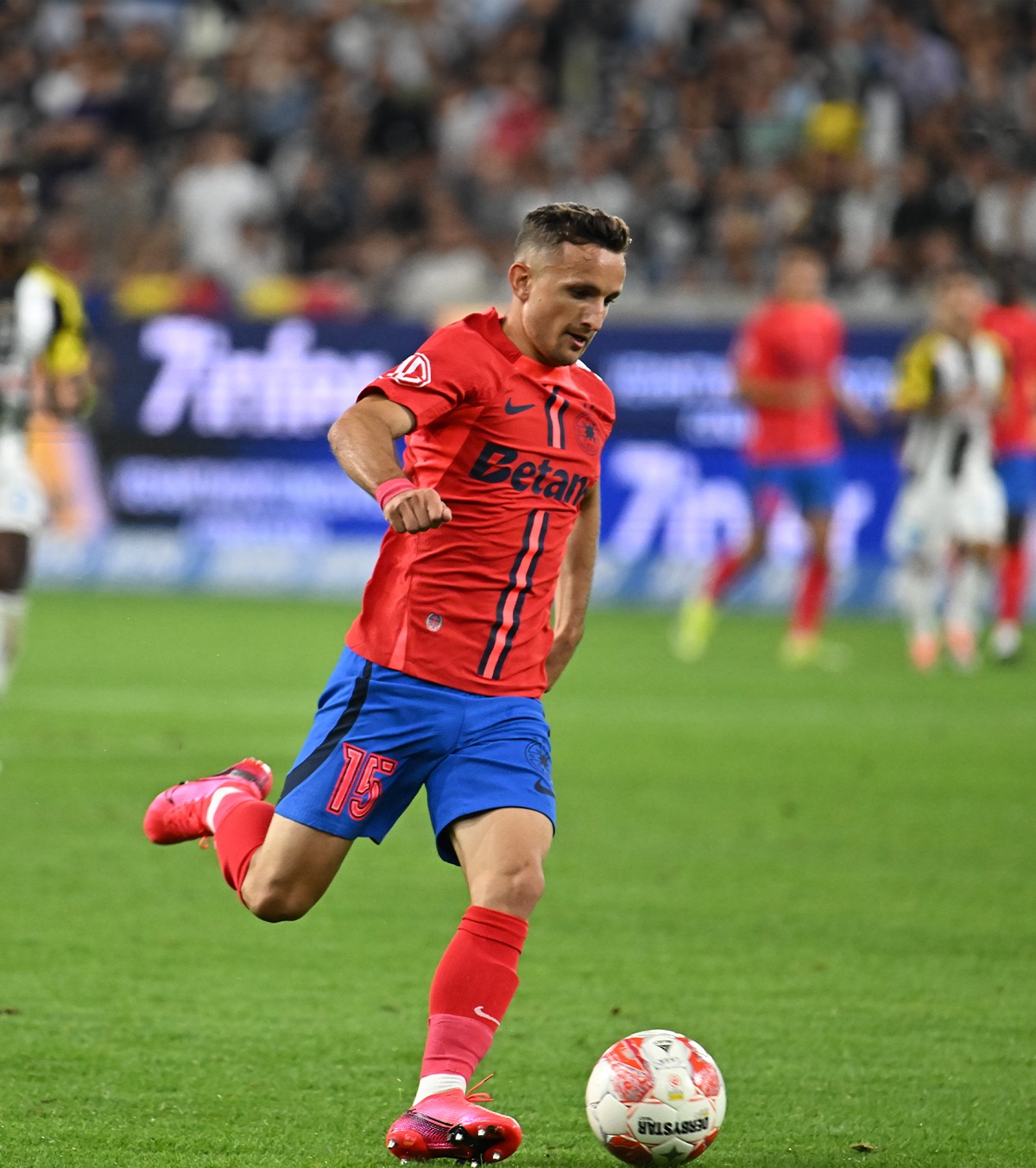 Surpriză pentru retur   Marius Ștefănescu , fundaș stânga la FCSB în meciul de la Lyon: „Nu riscăm meciul cu Craiova”