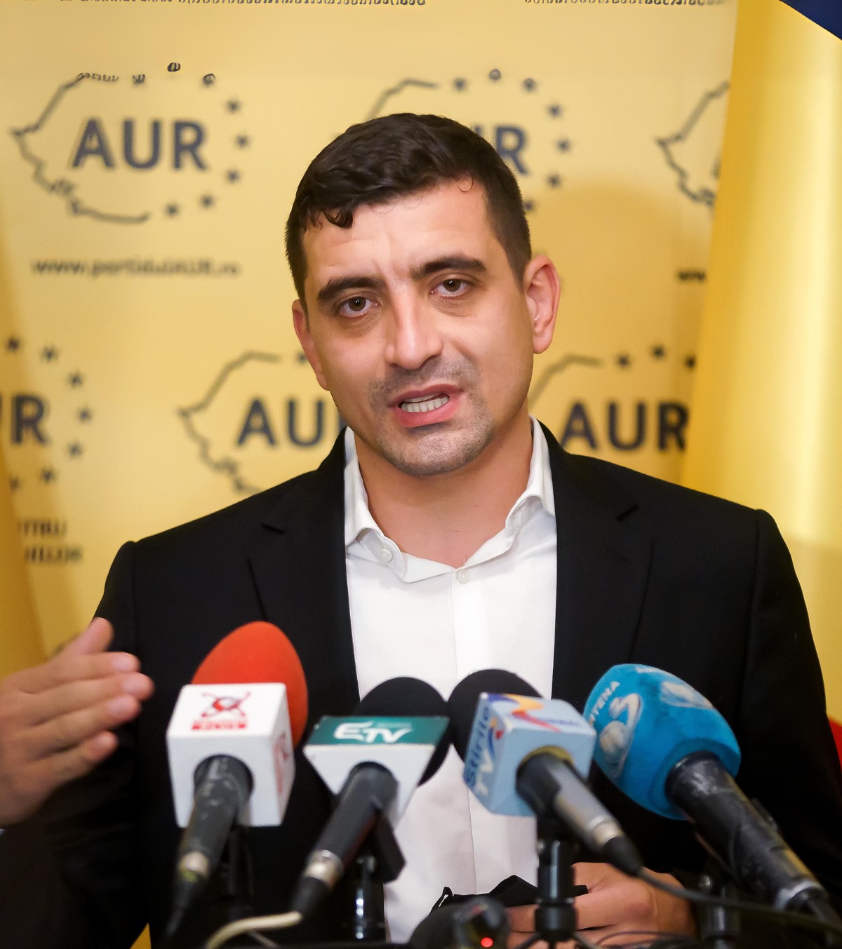 „Decizia trebuie să fie în mâna românilor”   Răspunsul lui George Simion  la întrebarea dacă va recunoaște rezultatul alegerilor din mai 2025