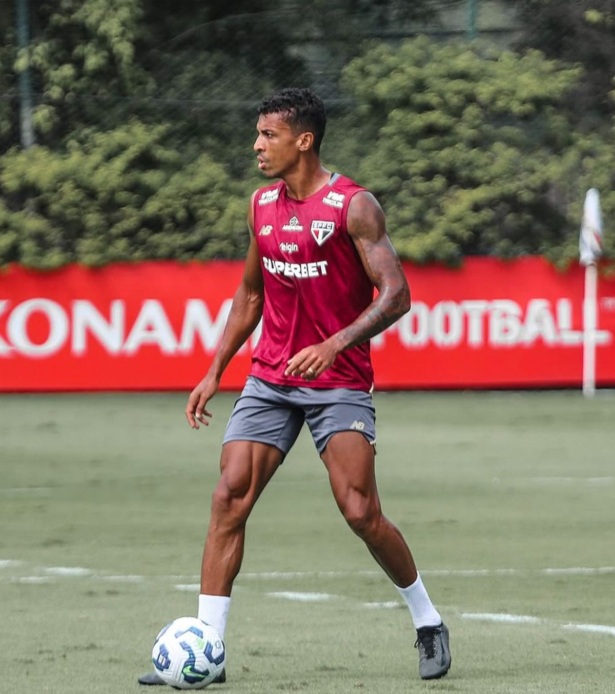 Luiz Gustavo, internat  Fostul fotbalist de la Fenerbahce, Marseille sau Bayern, în spital din cauza unei  posibile afecțiuni pulmonare