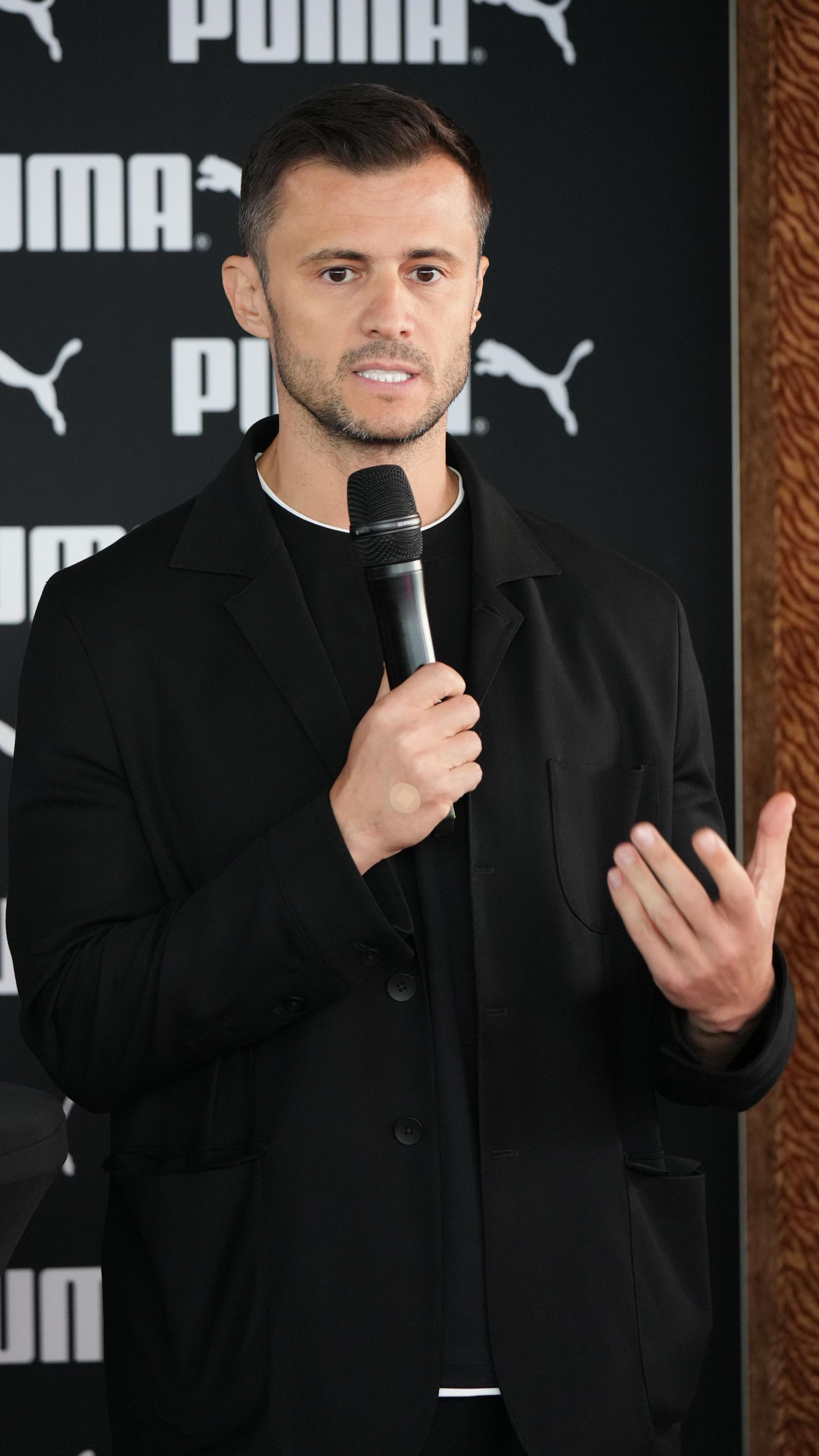Dinamo are un nou sponsor tehnic FOTO Iosif Popescu