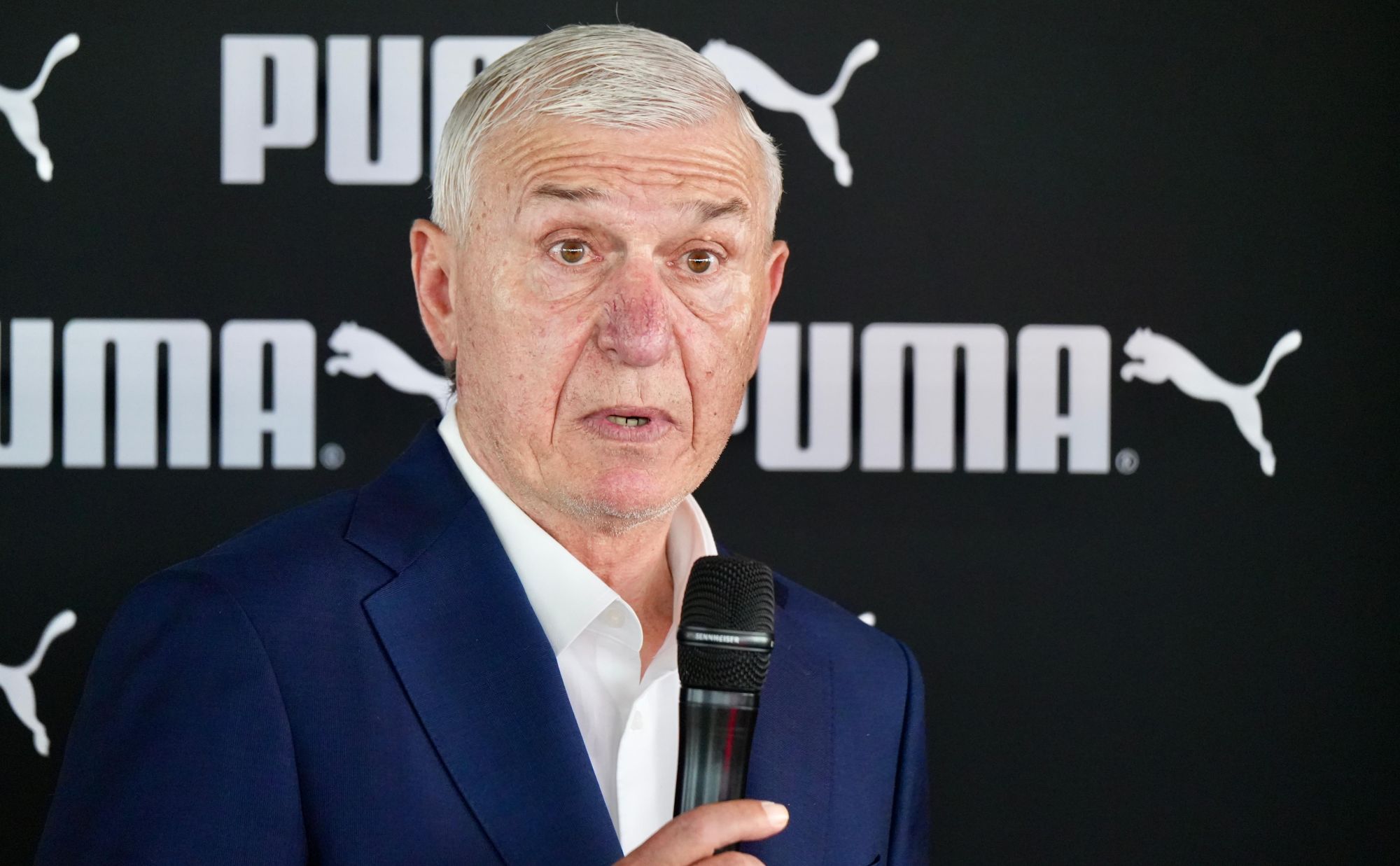 Dinamo are un nou sponsor tehnic FOTO Iosif Popescu