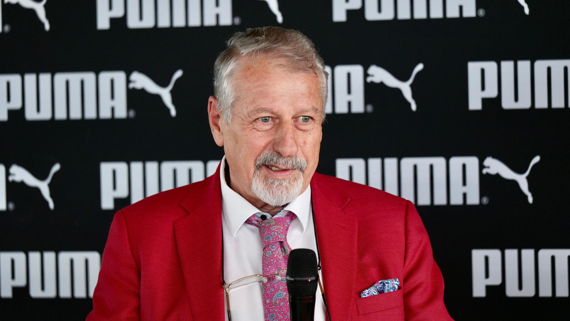 Dinamo are un nou sponsor tehnic FOTO Iosif Popescu
