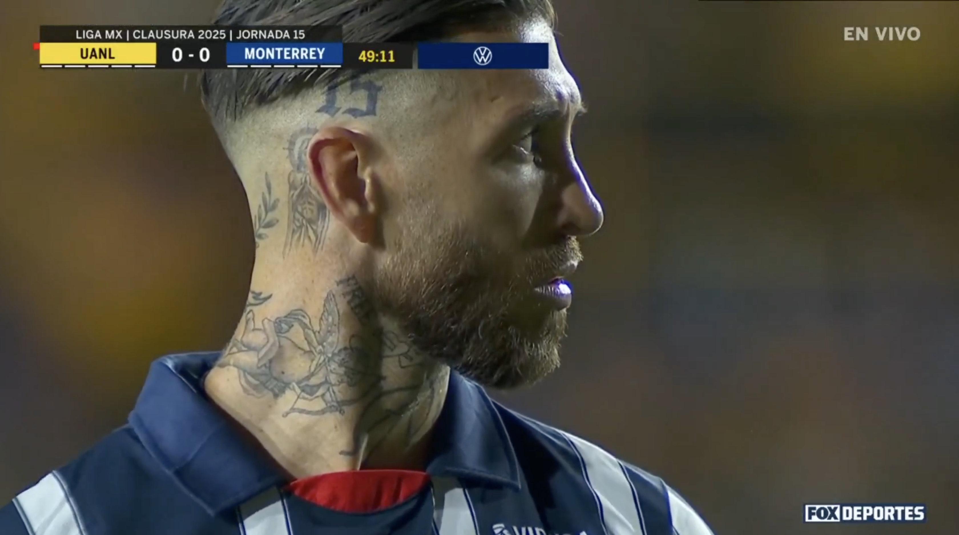 Portarul lui Tigres a încercat să-l intimideze pe Sergio Ramos în Tigres - Monterrey 2-1 (foto: captură X)