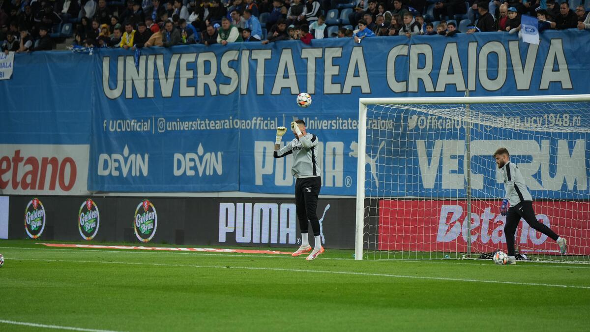 Universitatea Craiova - FCSB, înainte de meci/ Foto: GOLAZO.ro.jpeg