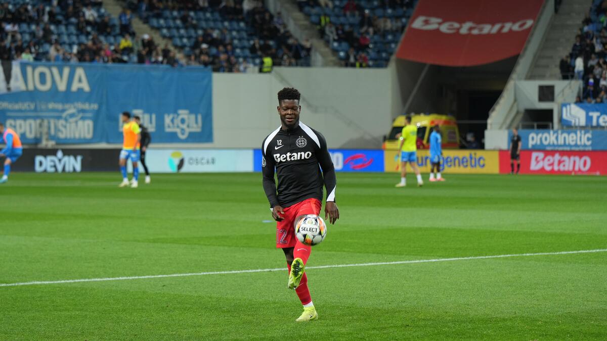 Universitatea Craiova - FCSB, înainte de meci/ Foto: GOLAZO.ro.jpeg