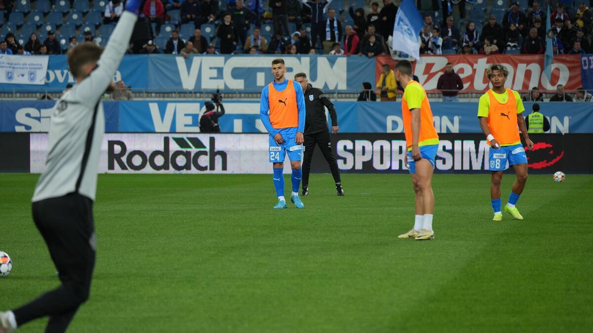 Universitatea Craiova - FCSB, înainte de meci/ Foto: GOLAZO.ro.jpeg