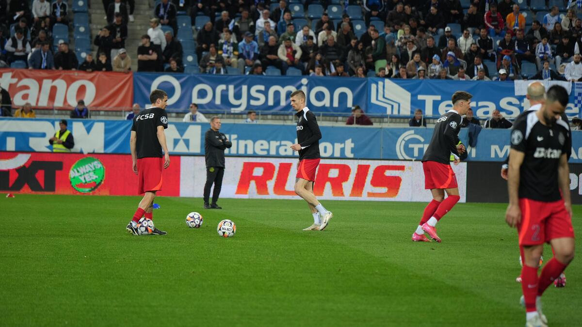 Universitatea Craiova - FCSB, înainte de meci/ Foto: GOLAZO.ro.jpeg