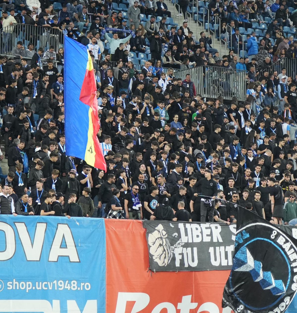 Mobilizare pentru titlu Atmosferă electrizantă la Craiova - FCSB!  Record pe „Oblemenco”:  o mare alb-albastră pentru visul Olteniei