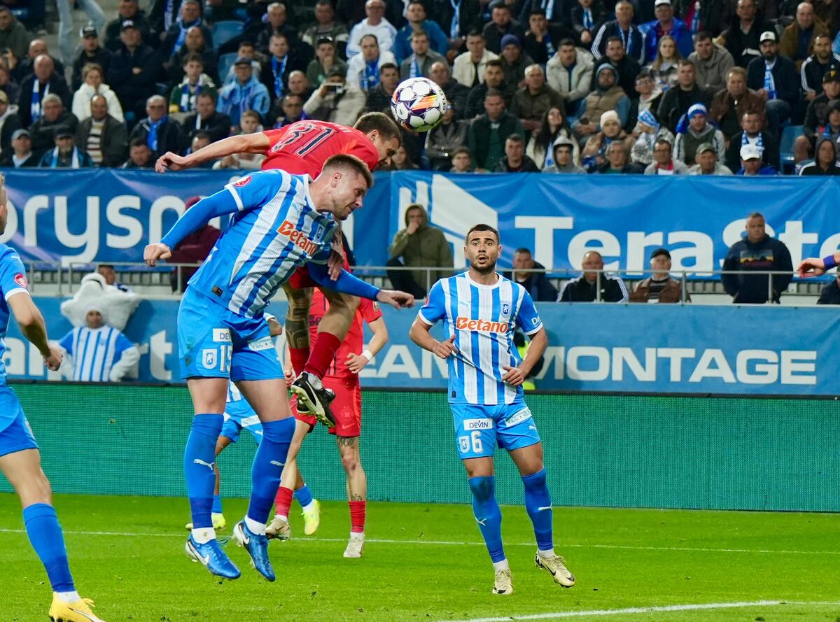 Universitatea Craiova - FCSB, meci/ Foto: Iosif Popescu - GOLAZO.rojpeg
