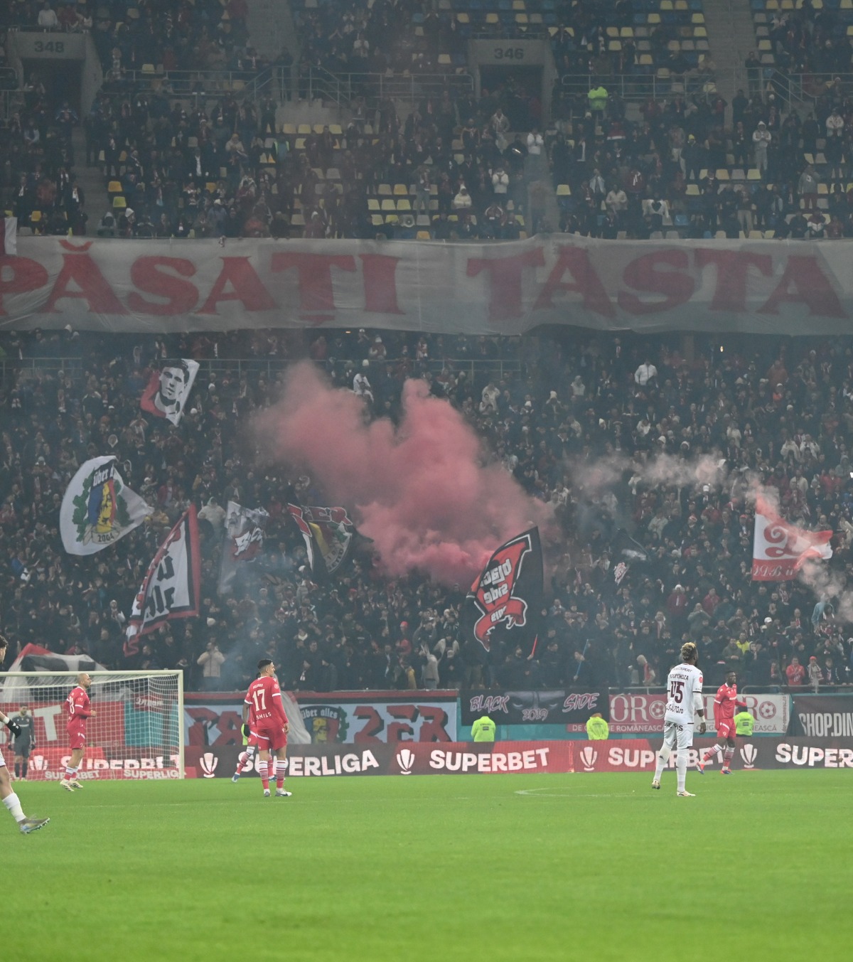 Bilete la Dinamo - U Craiova  Inedit: roș-albii vor  să atragă fanii pe Arenă  cu reduceri la popcorn și suc