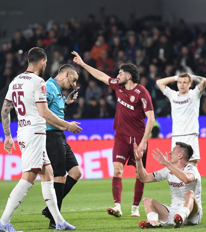 Șumudică a făcut iureș Antrenorul lui Rapid a  criticat vehement  arbitrajul, după remiza cu CFR: „Există o limită! E strigător la cer!”