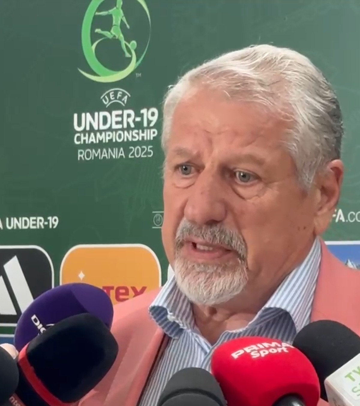 Ion Marin cheamă galeriile la EURO 2025 Selecționerul U19, apel la suporteri după stabilirea grupelor: „Să le dea  o mână de ajutor  acestor copiii”