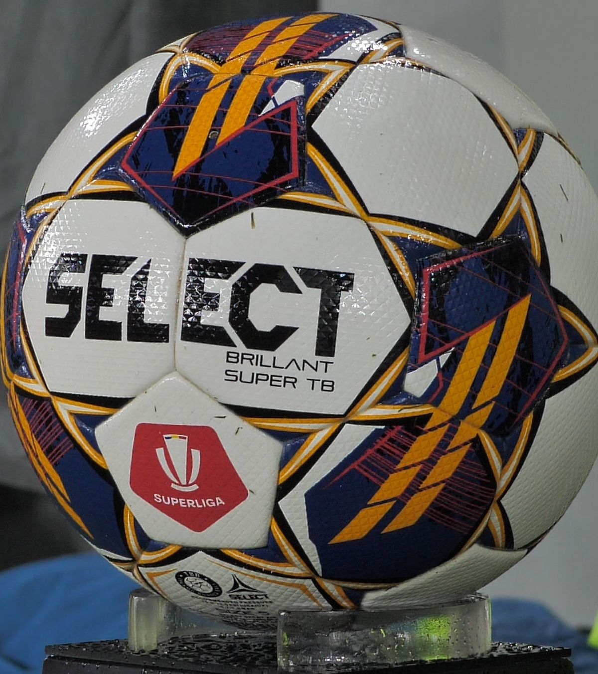 Etapa #8 din Liga 1   Știm programul din play-off/out: când se joacă    FCSB - U Cluj și Dinamo - Rapid