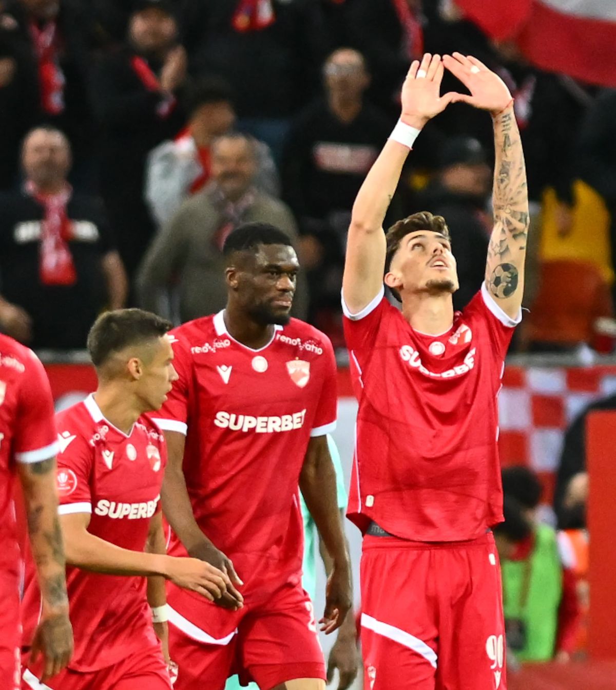 Dinamo - CFR Cluj 1-1  Egalitate pe Arena Națională, iar   FCSB rămâne la 6 puncte peste locul 2